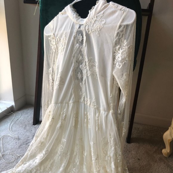 beautiful elegant white dresses